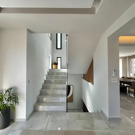 Rhode Luxury فيلة Kalithies