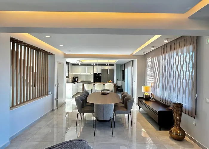 Rhode Luxury Kalithies